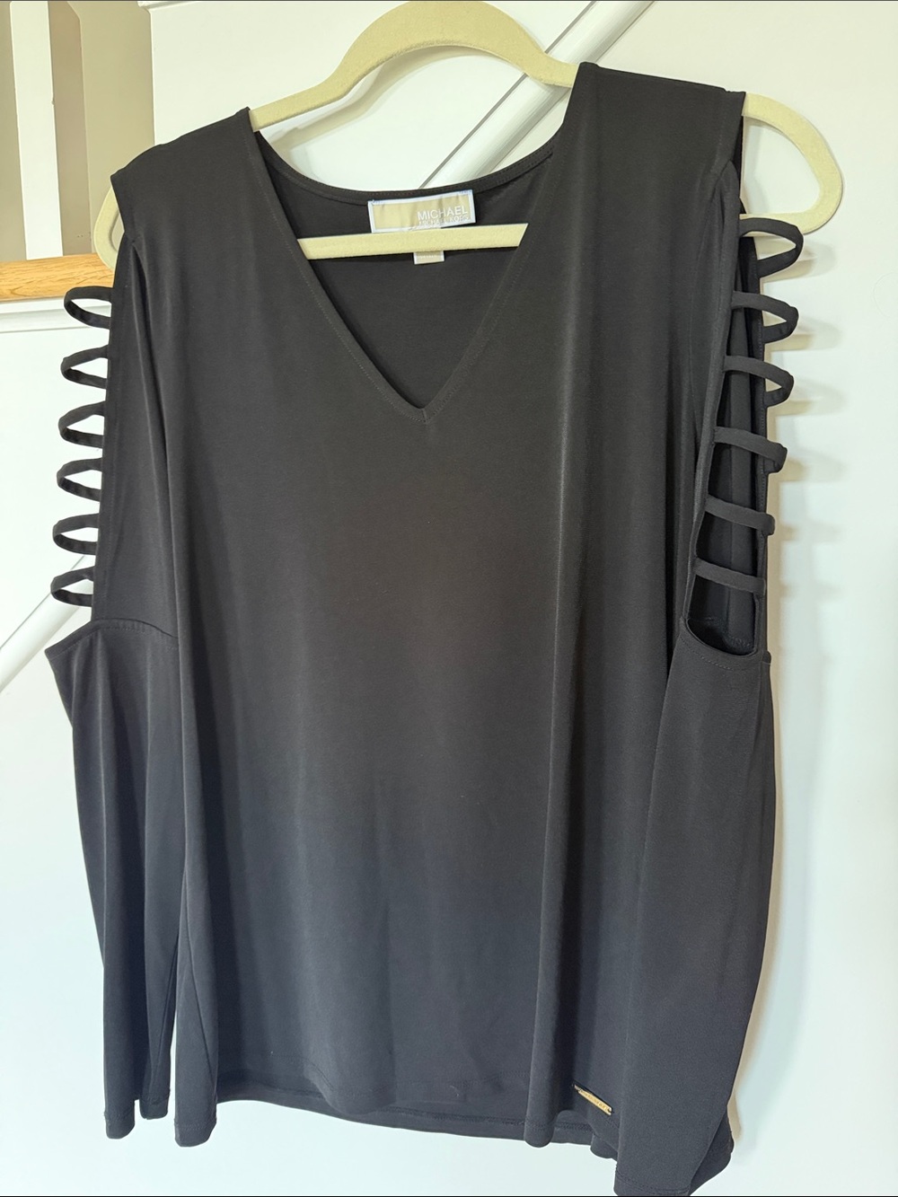MICHAEL Michael Kors Black Cold-Shoulder V-Neck Top with Ladder Sleeve Detail